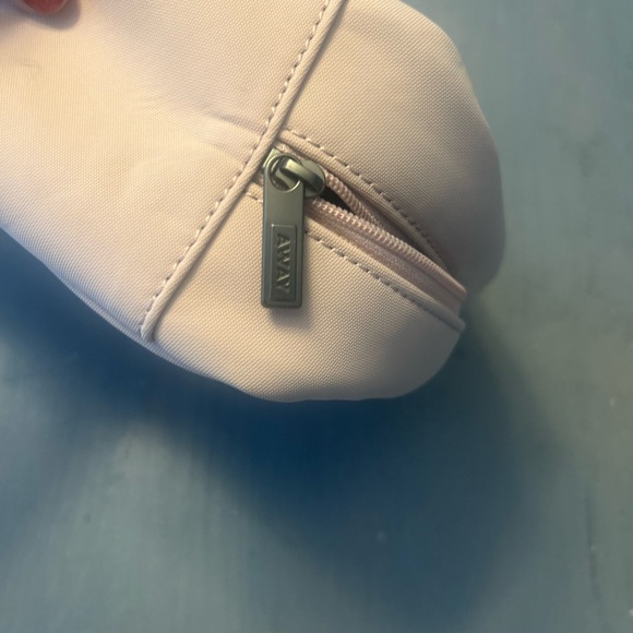 Away cosmetic bag 💕 - Picture 3 of 10